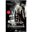 Karanla Dokunmak - Cassie Palmer Serisi 1. Kitap Pegasus Yaynlar